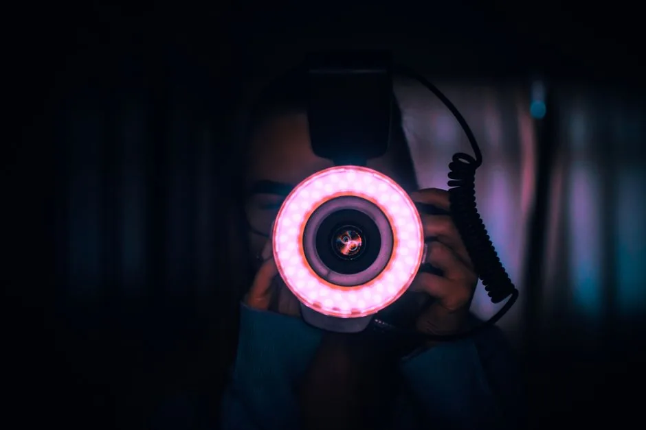 Cómo montar un flash anular macro en el objetivo paso a paso